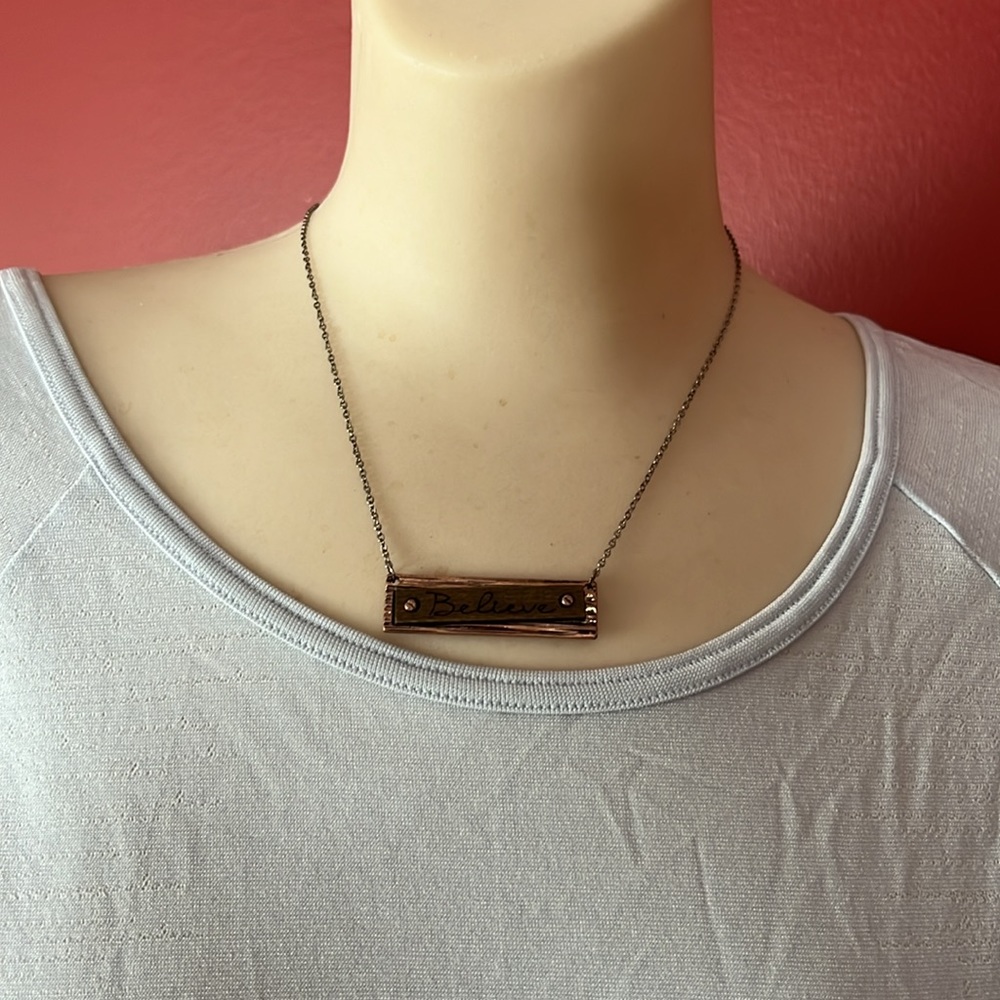 BNWOT light gray scoop neck Under Armour heat gear - Picture 6 of 14